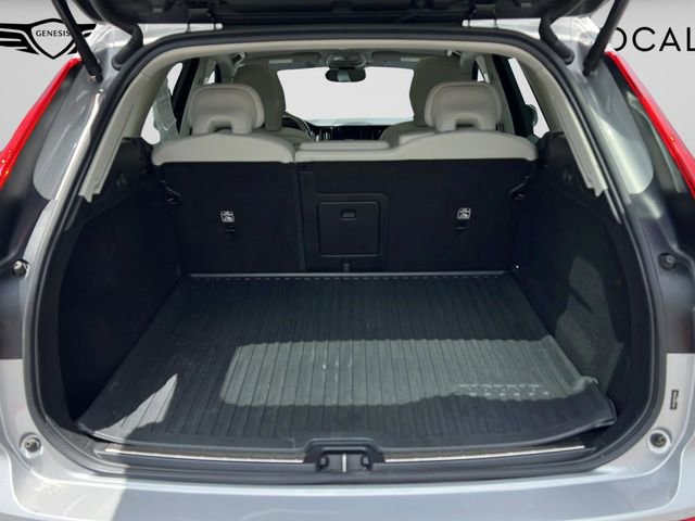 Used 2023 Volvo XC60 B5 Plus w/ Climate Package FWD image 12