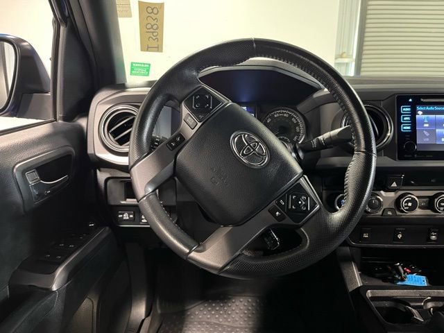 Used 2016 Toyota Tacoma TRD Sport w/ Towing Package image 19