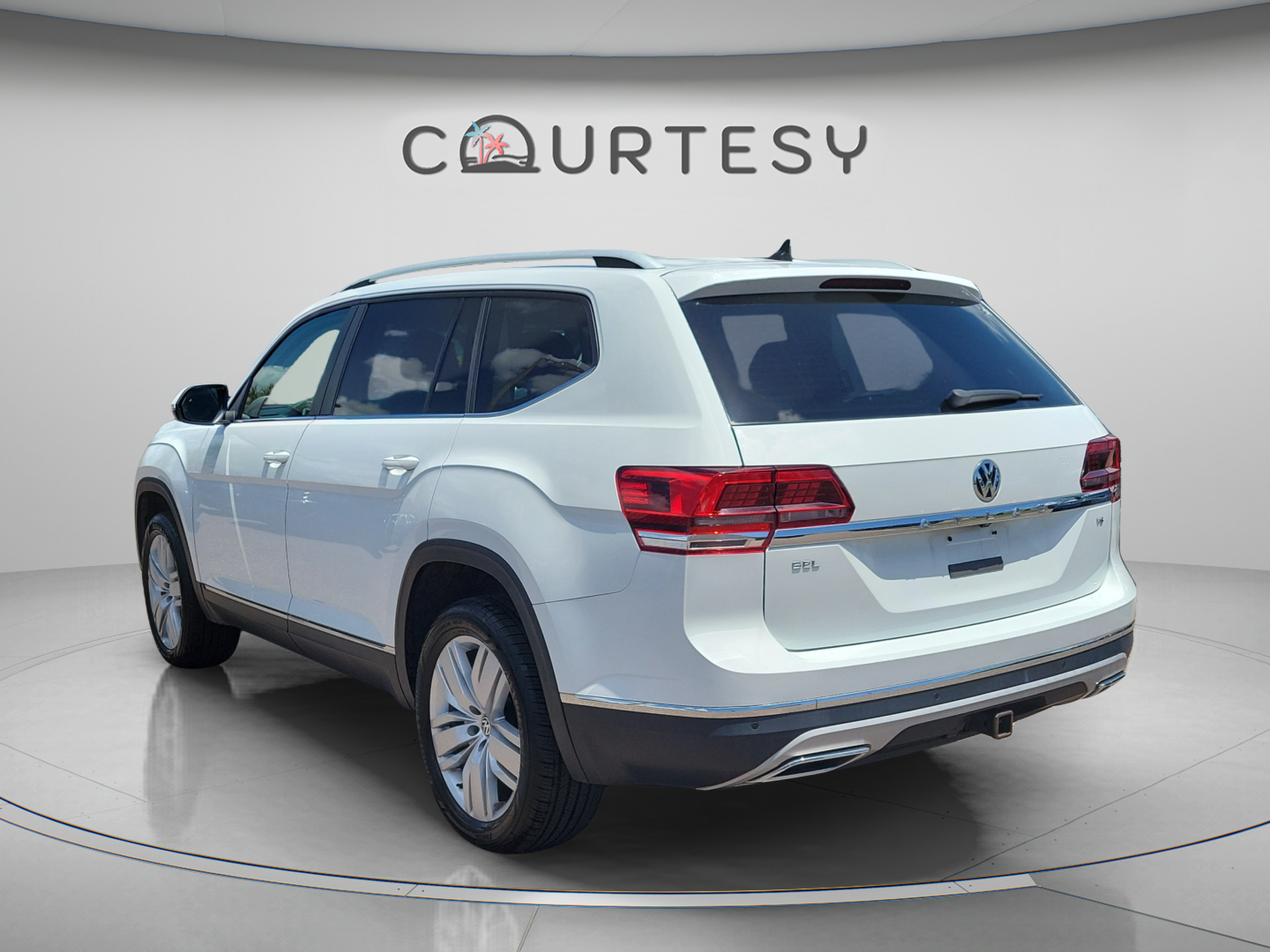 Used 2019 Volkswagen Atlas SEL FWD image 2