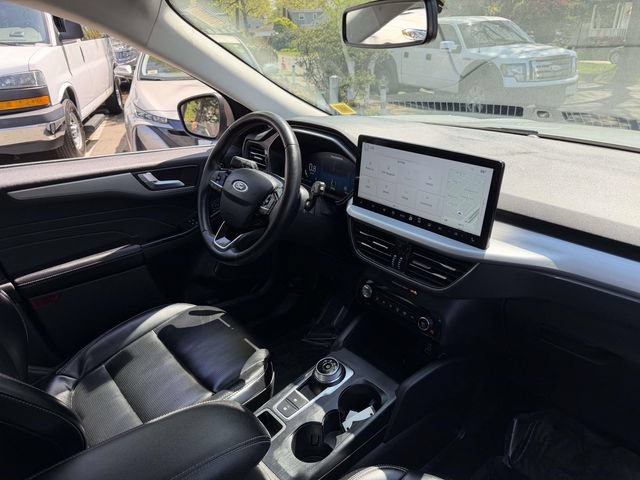 Used 2024 Ford Escape Platinum AWD/4WD image 13