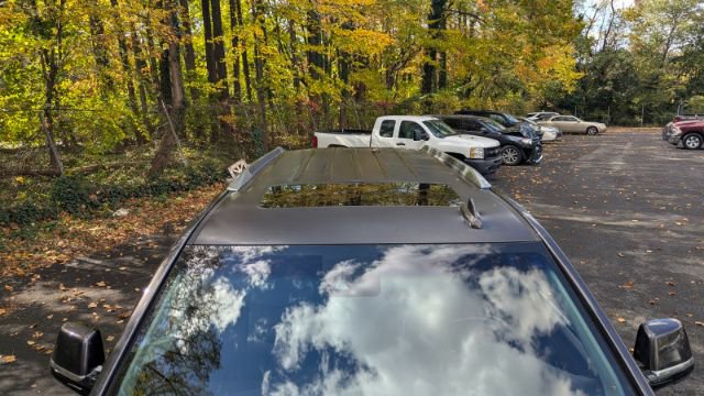 Used 2015 Cadillac Escalade Luxury image 13