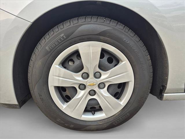 Used 2018 Chevrolet Cruze LS FWD image 24