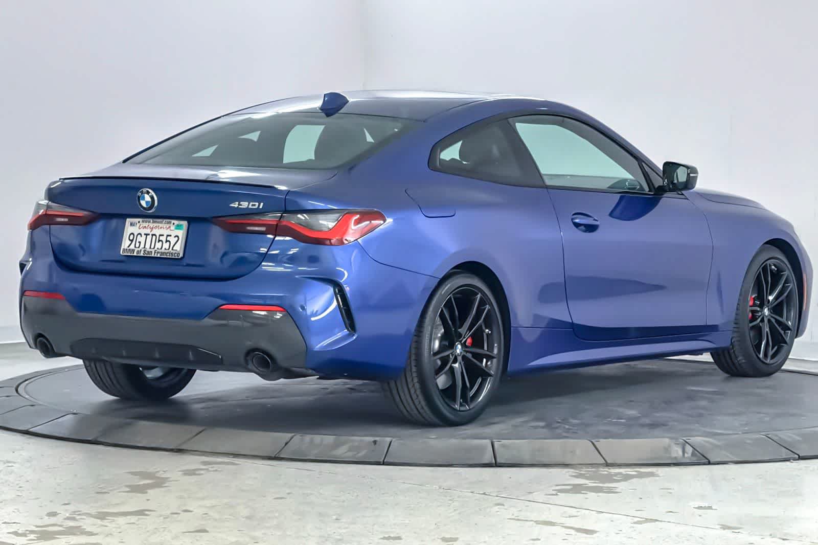 Used 2023 BMW 430i Coupe w/ M Sport Package RWD image 2