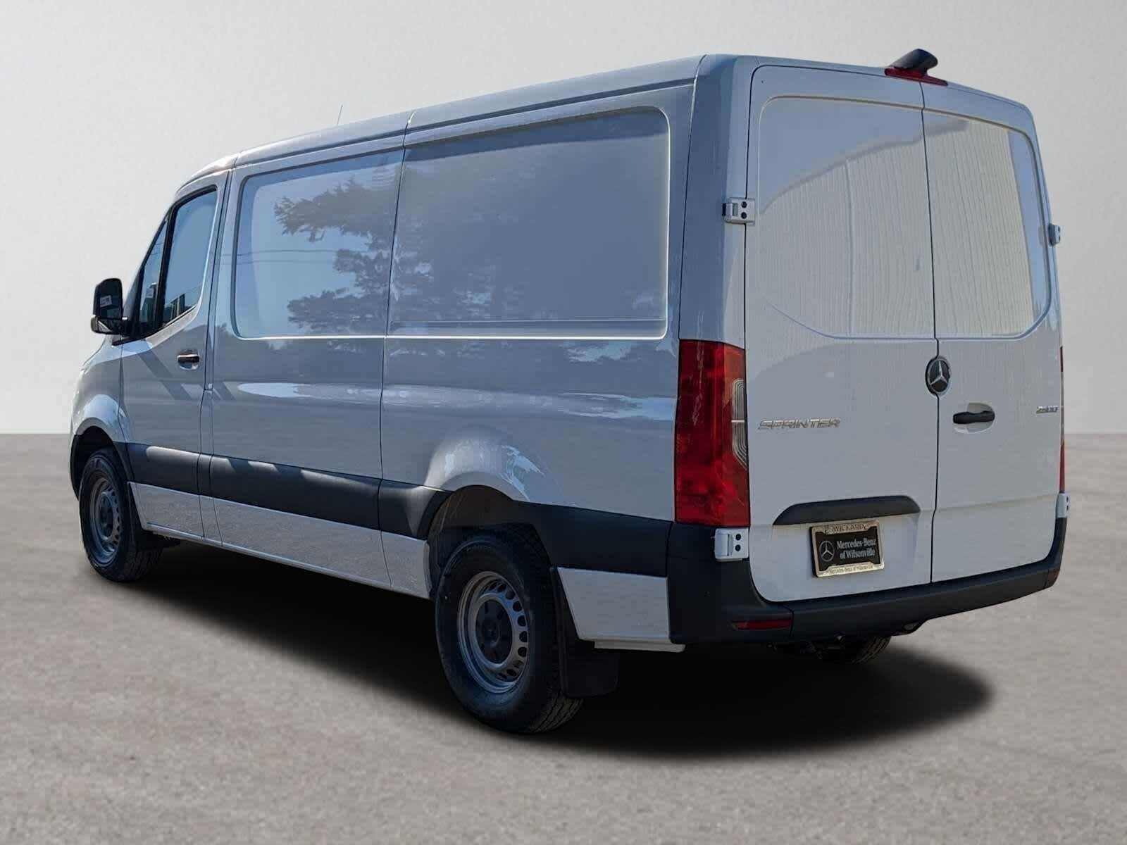 Used 2024 Mercedes-Benz Sprinter 3500 image 5
