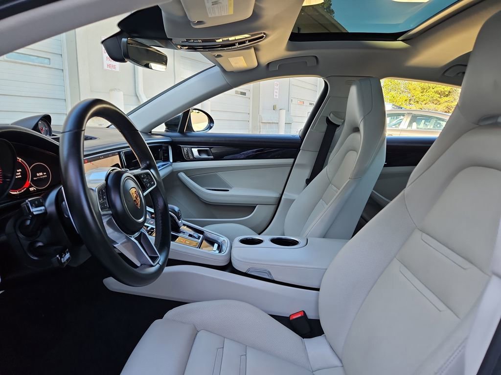 Used 2018 Porsche Panamera image 23