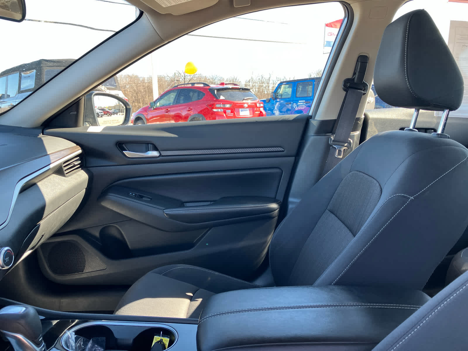 Used 2024 Nissan Altima 2.5 SV image 10