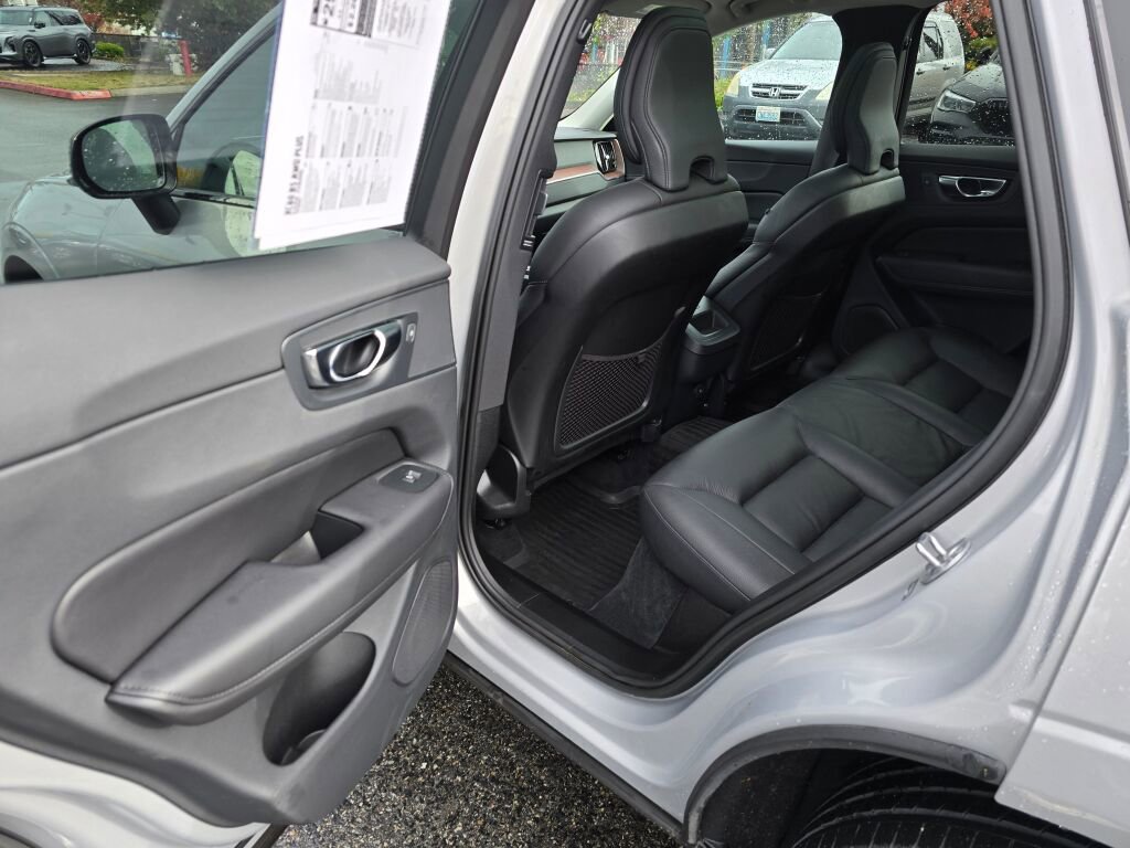 Used 2023 Volvo XC60 B5 Plus w/ Climate Package image 16