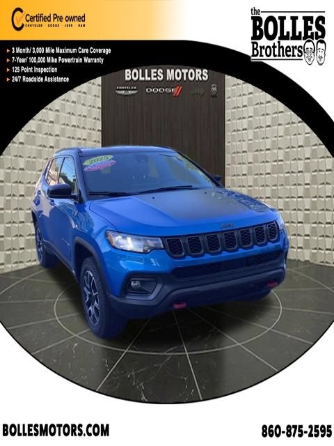 Used 2025 Jeep Compass Trailhawk w/ Trailhawk Convenience Group AWD/4WD image 1