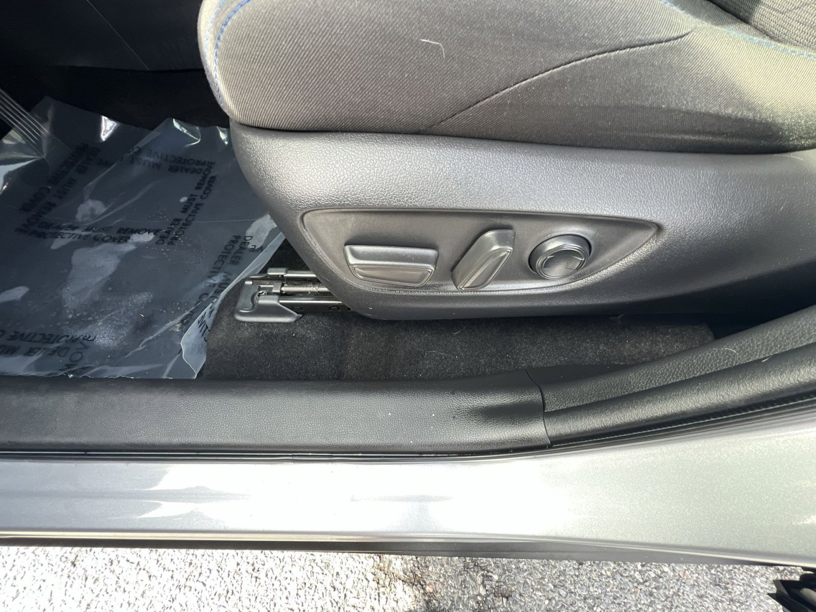 Used 2022 Toyota RAV4 SE w/ Convenience Package image 14