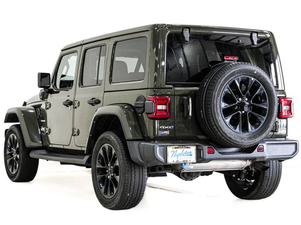 Used 2022 Jeep Wrangler Unlimited Sahara w/ Cold Weather Group AWD/4WD image 9