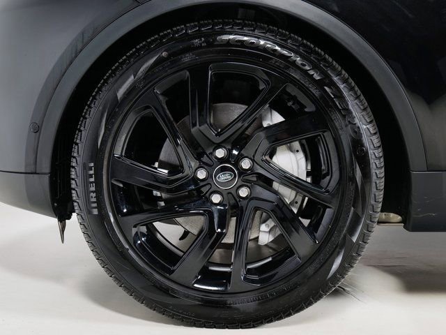 Used 2025 Land Rover Discovery S image 9