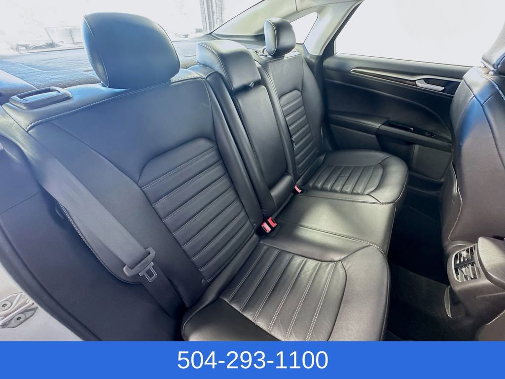 Used 2016 Ford Fusion SE w/ Equipment Group 202A image 24