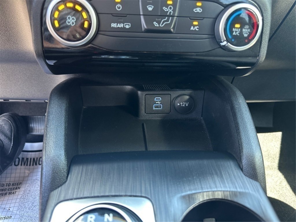 Used 2022 Ford Escape SE image 26