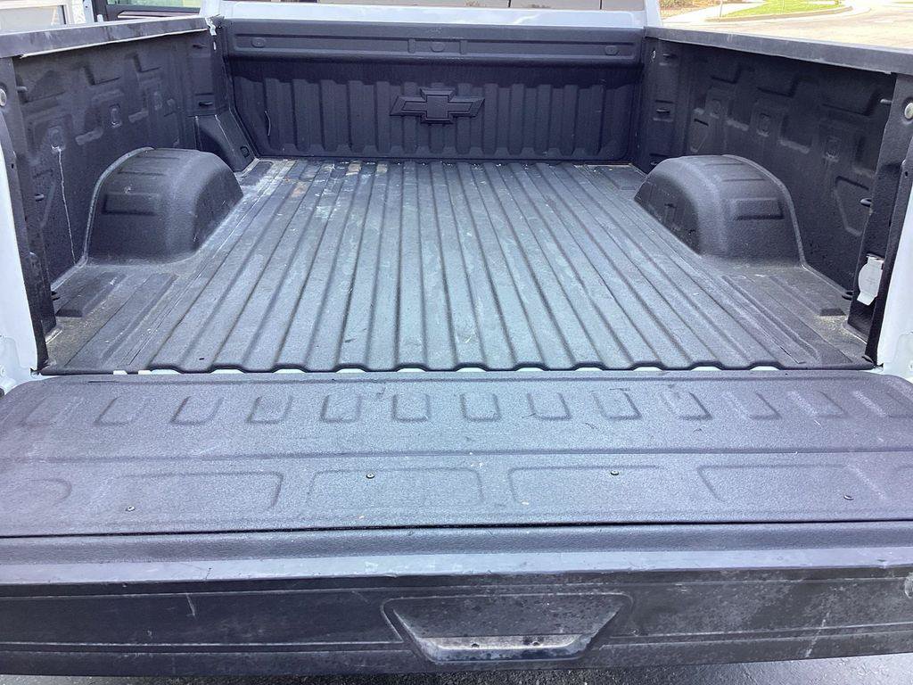 Used 2024 Chevrolet Silverado 2500 LT AWD/4WD image 4