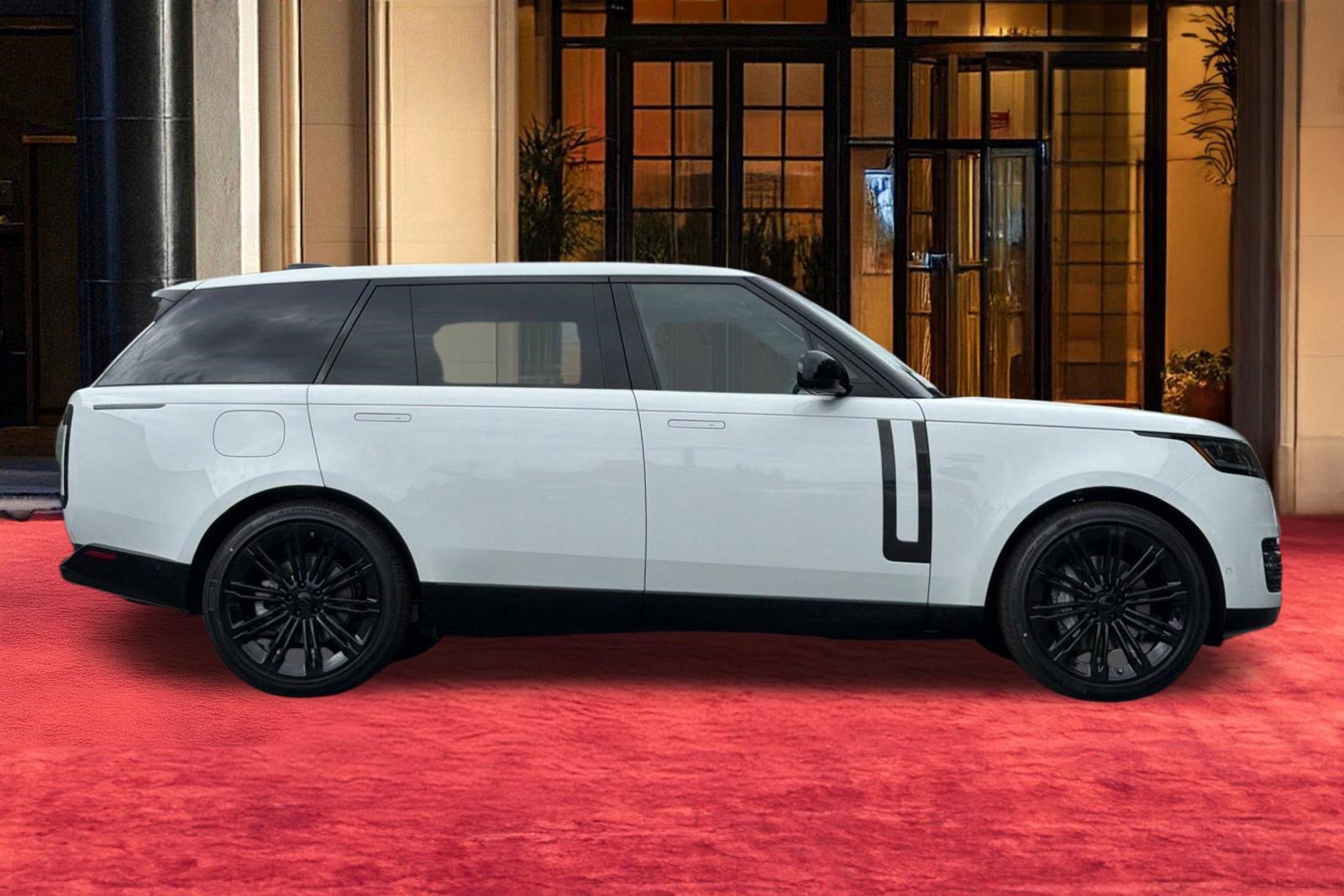 New 2026 Land Rover Range Rover Long Wheelbase SE AWD/4WD image 8