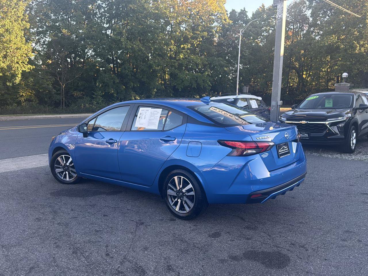 Used 2023 Nissan Versa SV FWD image 5