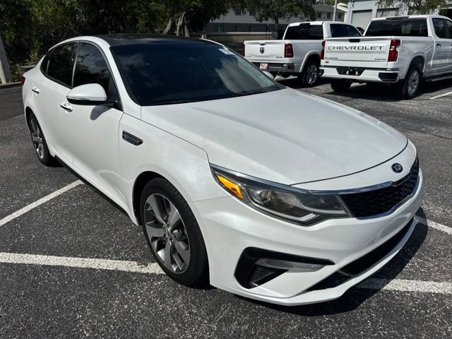 Used 2019 Kia Optima S w/ S Panoramic Sunroof Package FWD image 3