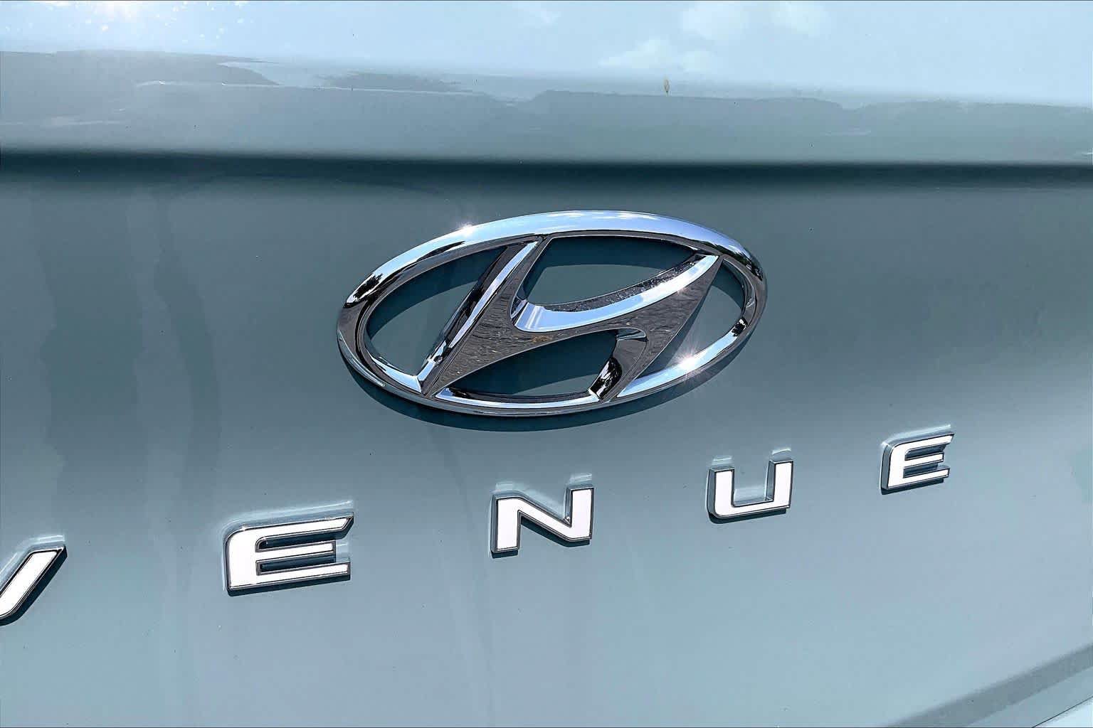 New 2026 Hyundai Venue SEL FWD image 8