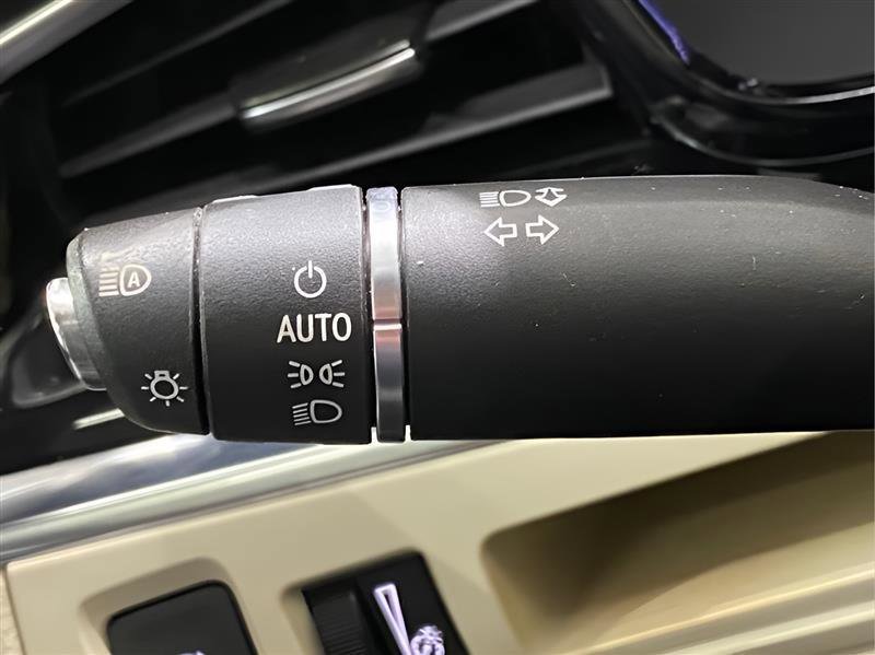 Used 2021 Cadillac XT6 Premium Luxury FWD image 14