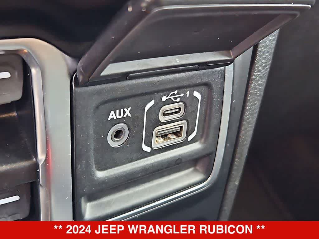 Used 2024 Jeep Wrangler Unlimited Rubicon AWD/4WD image 31