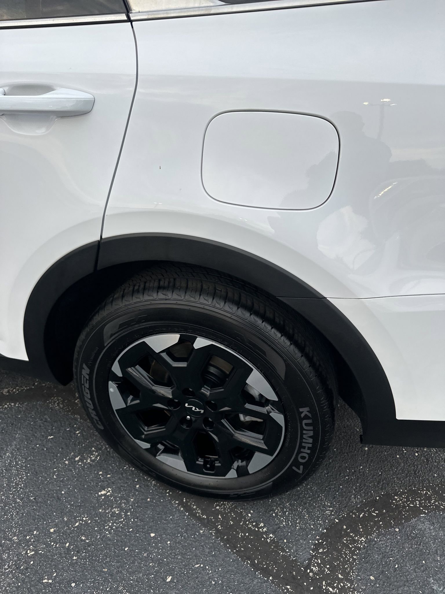 Used 2024 Kia Sorento S image 11