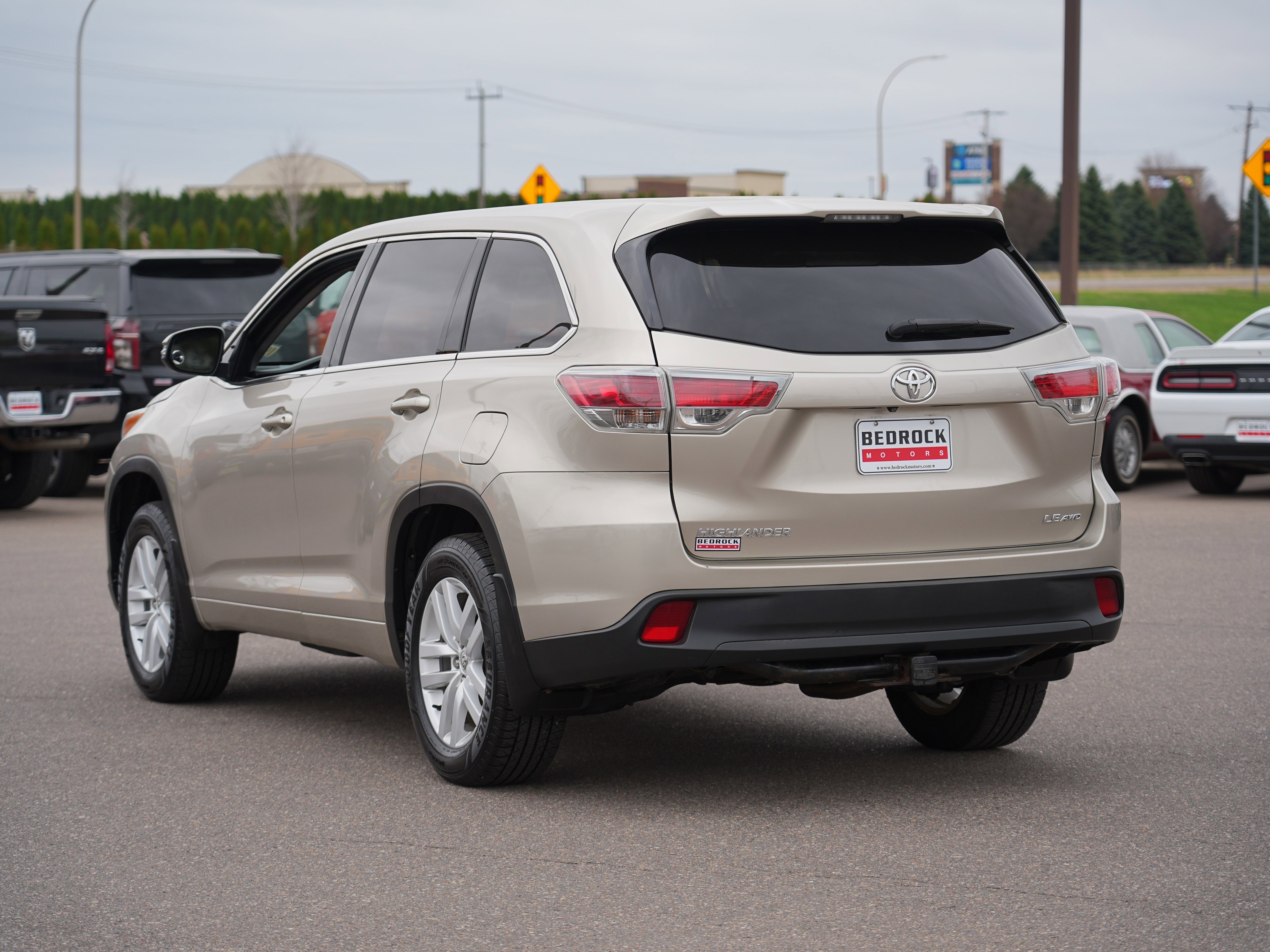 Used 2015 Toyota Highlander LE AWD/4WD image 5