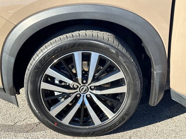 Used 2024 Nissan Pathfinder Platinum w/ Cargo Package image 24