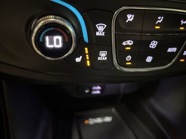 Used 2023 Chevrolet Traverse RS image 35