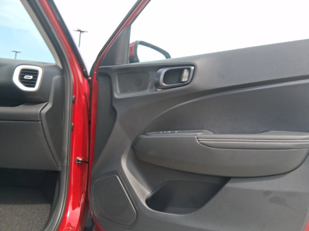 New 2025 Hyundai Venue Limited image 10