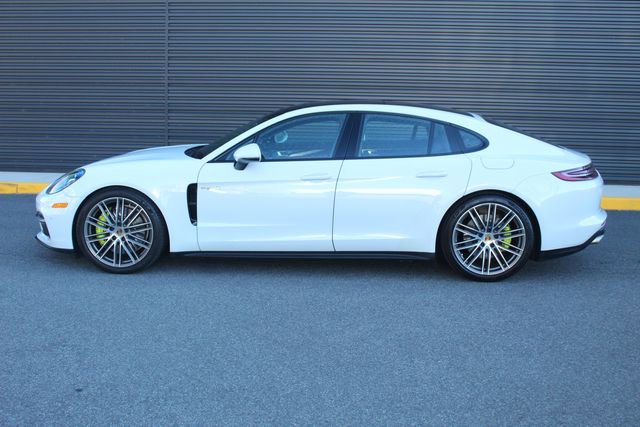 Used 2018 Porsche Panamera 4 image 2