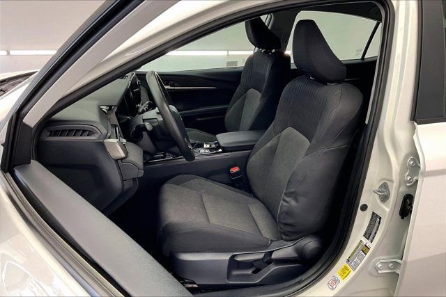 Used 2025 Toyota Camry LE image 18