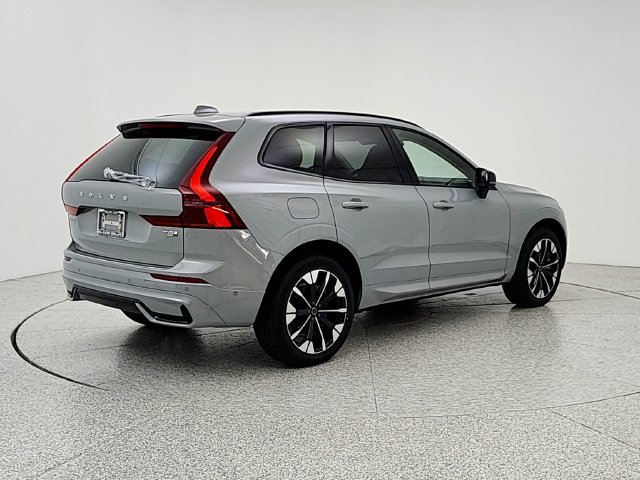 New 2026 Volvo XC60 T8 Plus w/ Protection Package Premier AWD/4WD image 5