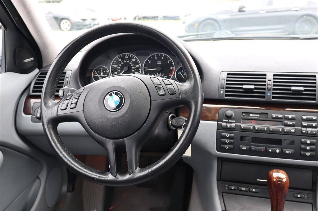 Used 2001 BMW 330i Sedan image 14