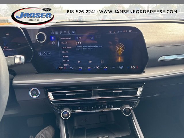 Used 2025 Chevrolet Traverse LT image 18