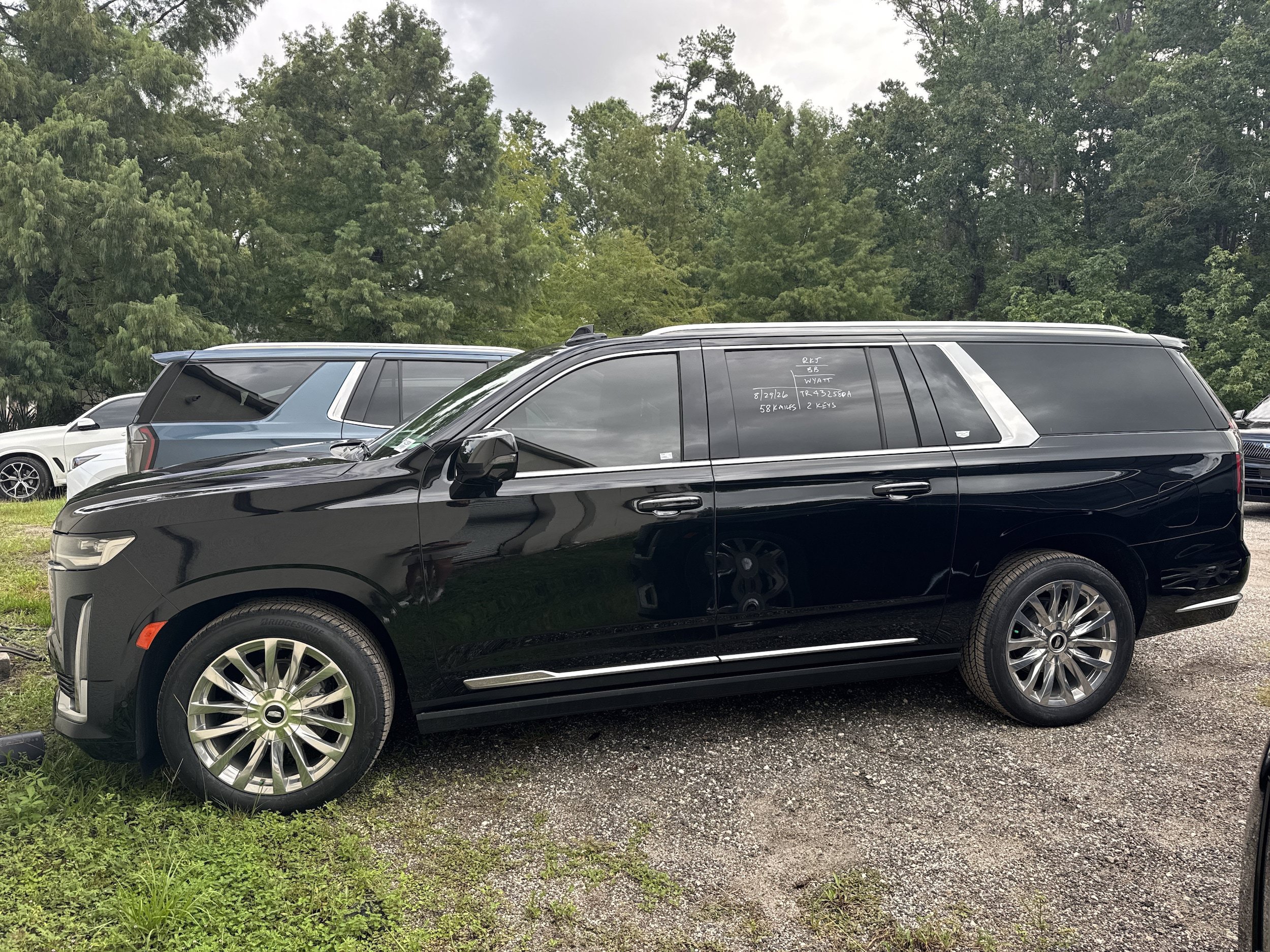 Used 2024 Cadillac Escalade ESV Premium Luxury w/ Performance Package AWD/4WD video 1