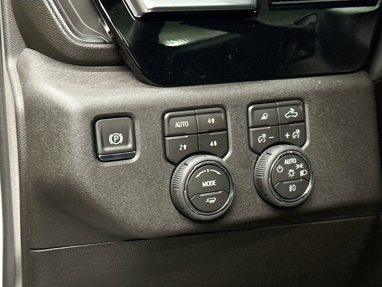 New 2026 Chevrolet Silverado 3500 LTZ w/ LTZ Plus Package image 13