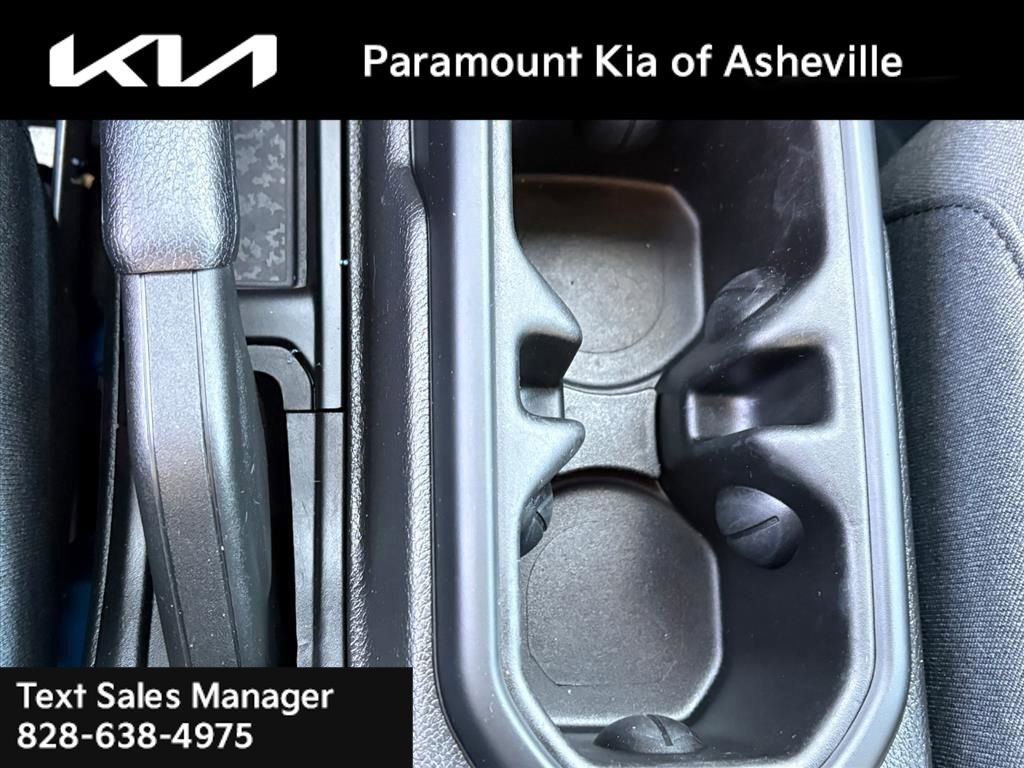 Used 2024 Jeep Wrangler Sahara image 28