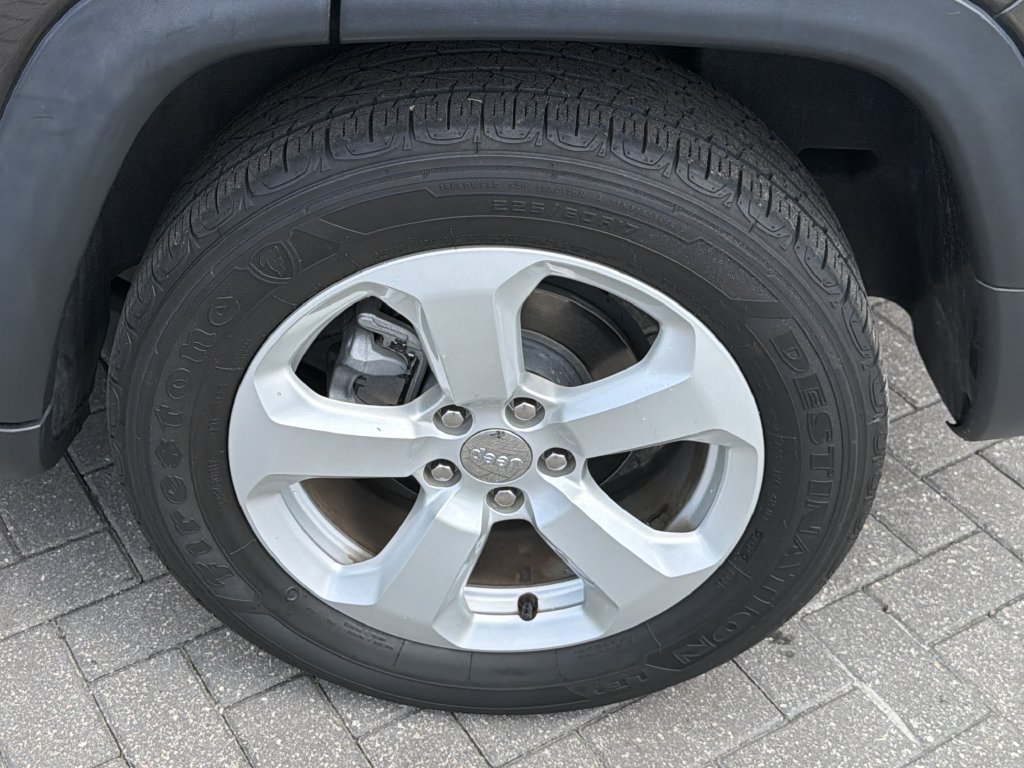 Used 2020 Jeep Compass Latitude w/ Popular Equipment Group FWD image 32