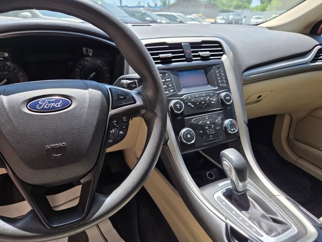 Used 2013 Ford Fusion SE FWD image 12