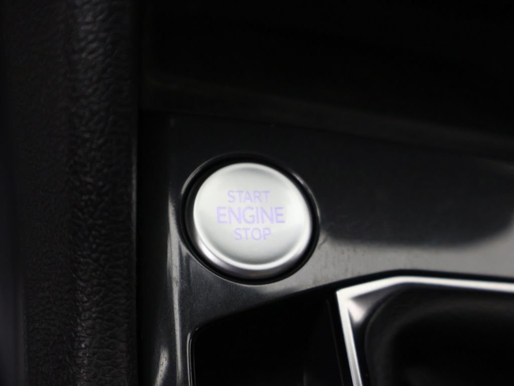 Used 2024 Volkswagen Tiguan SE R-Line AWD/4WD image 42