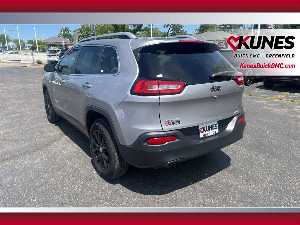 Used 2018 Jeep Cherokee Latitude w/ Safety Group AWD/4WD image 8