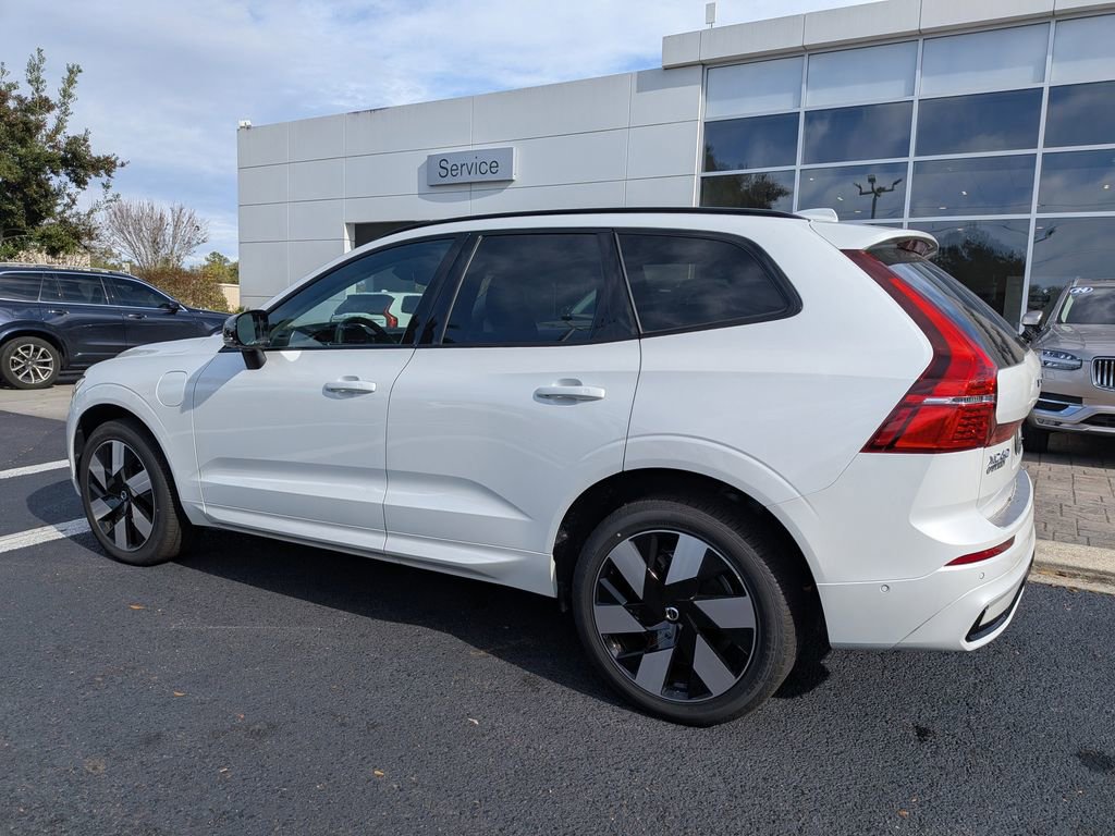 New 2024 Volvo XC60 T8 Plus w/ Protection Package Premier image 11
