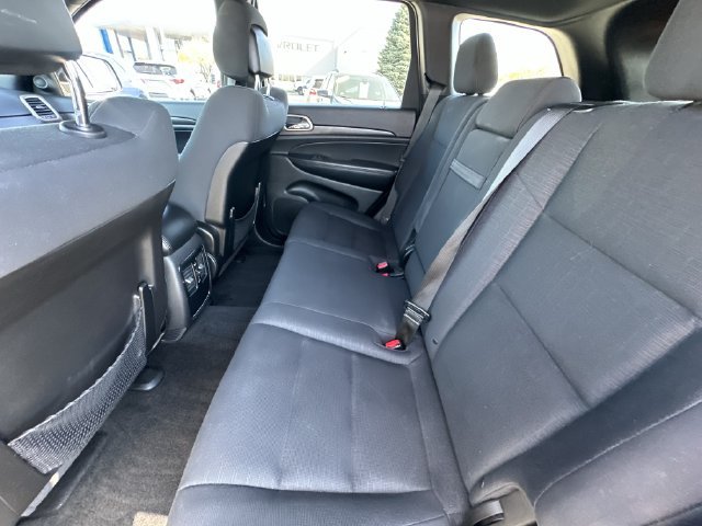 Used 2015 Jeep Grand Cherokee Laredo w/ Quick Order Package 23E RWD image 16