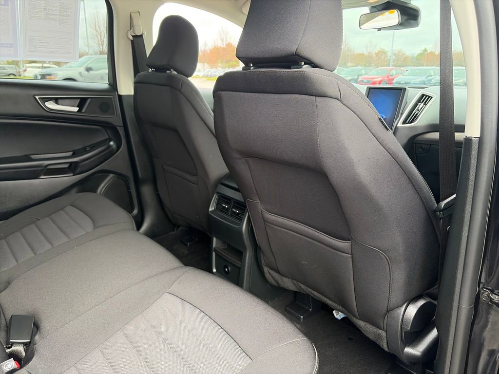 Used 2024 Ford Edge SE image 30