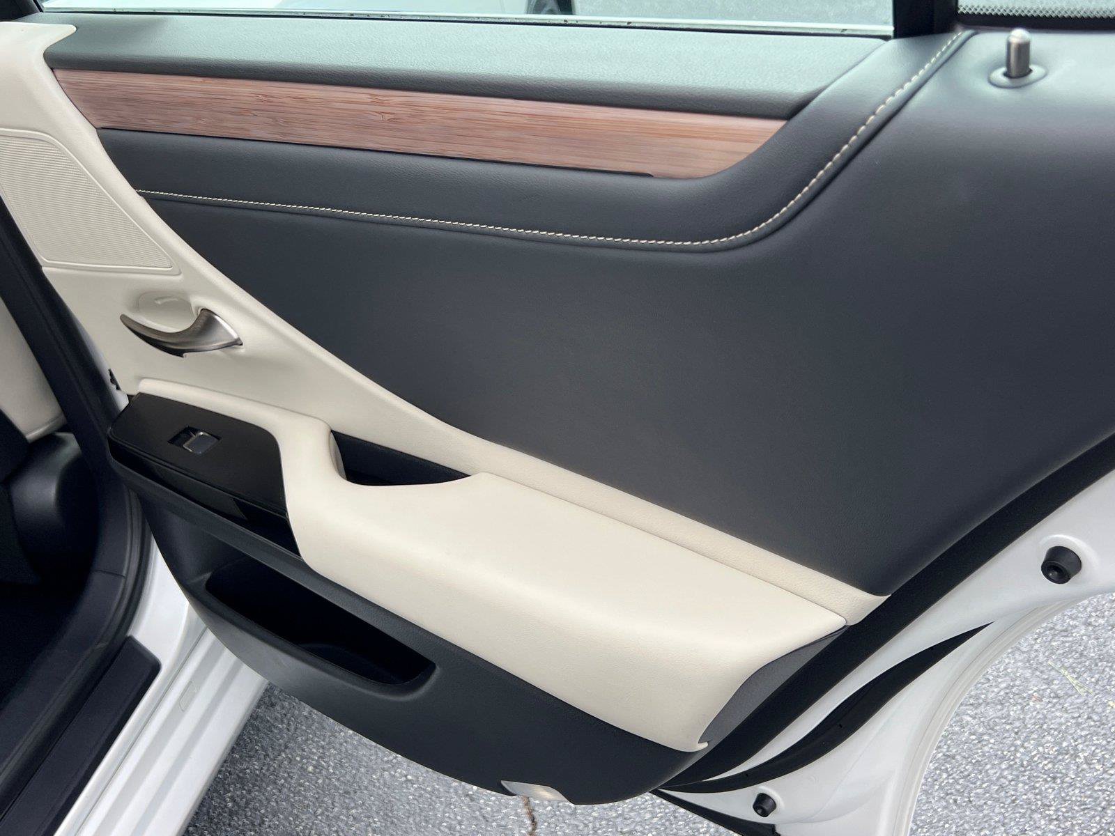 Certified 2024 Lexus ES 350 w/ Technology Package FWD image 16