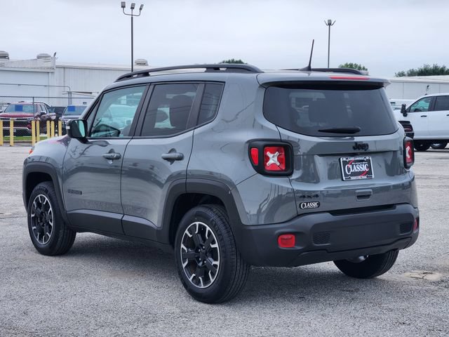 Used 2023 Jeep Renegade Latitude AWD/4WD image 5