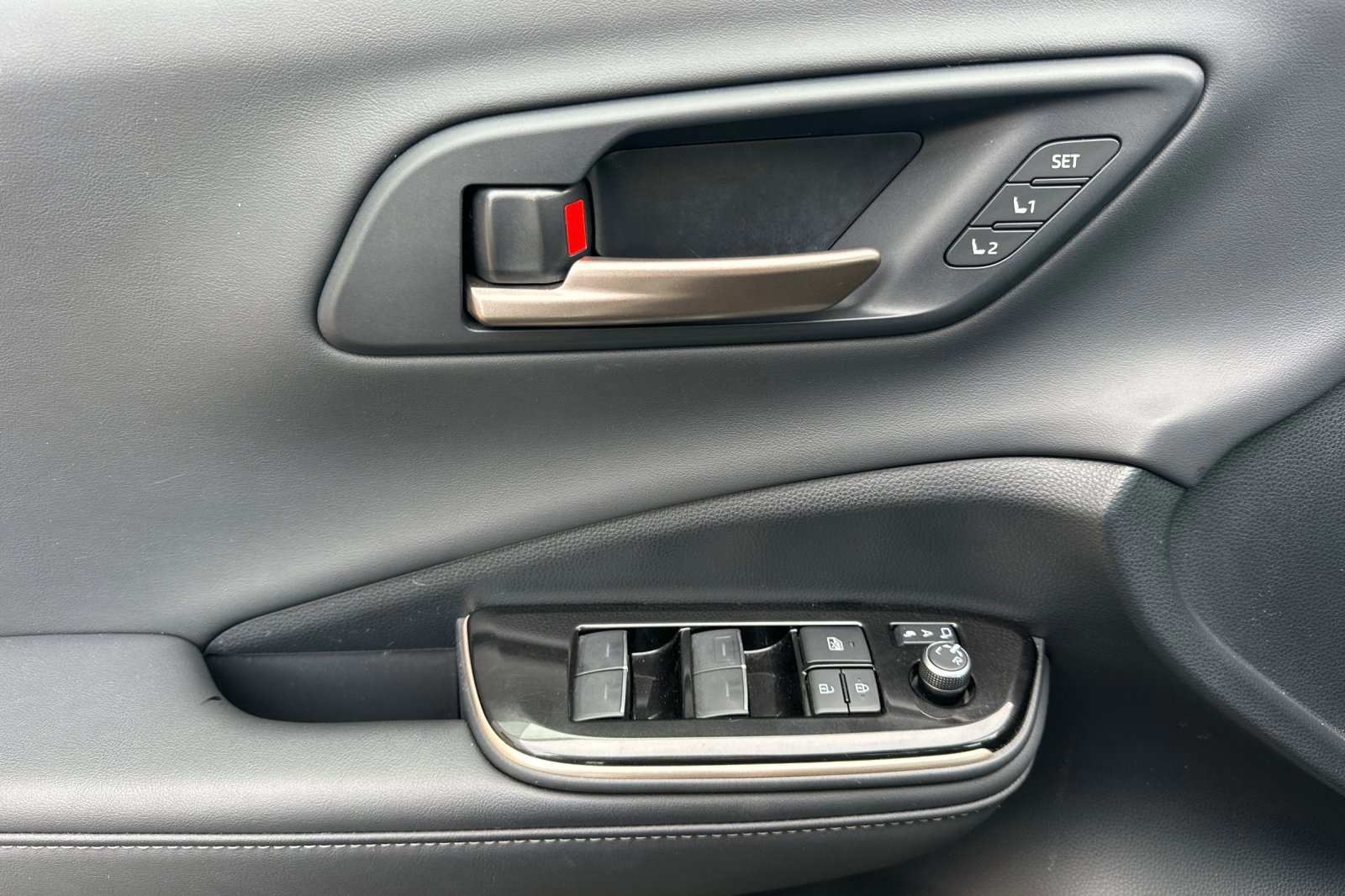 Certified 2024 Toyota Crown XLE image 11