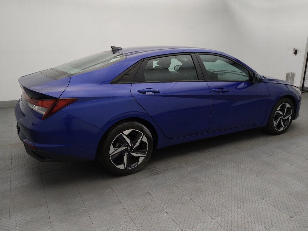 Used 2023 Hyundai Elantra SEL w/ Convenience Package FWD image 10