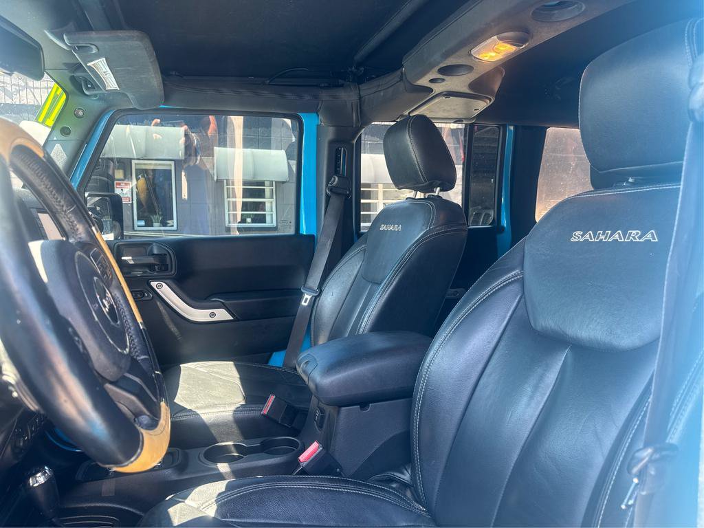 Used 2017 Jeep Wrangler Unlimited Sahara w/ Connectivity Group AWD/4WD image 9