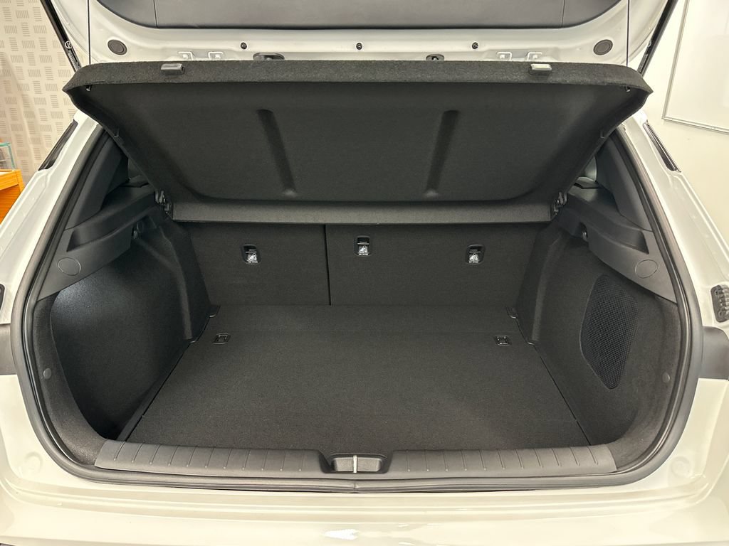 New 2026 Kia K4 GT-Line w/ GT-Line Premium Package FWD image 6